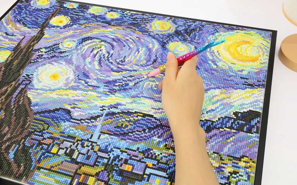 Handcrafting Van Gogh Starry Night diamond artwork with shimmering special drills - FEELOOK Art