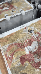 Customer adhesive test by Apple showing diamonds firmly held on the canvas during use, demonstrating strong grip, even coating, and no slipping or lifting - FEELOOK Art