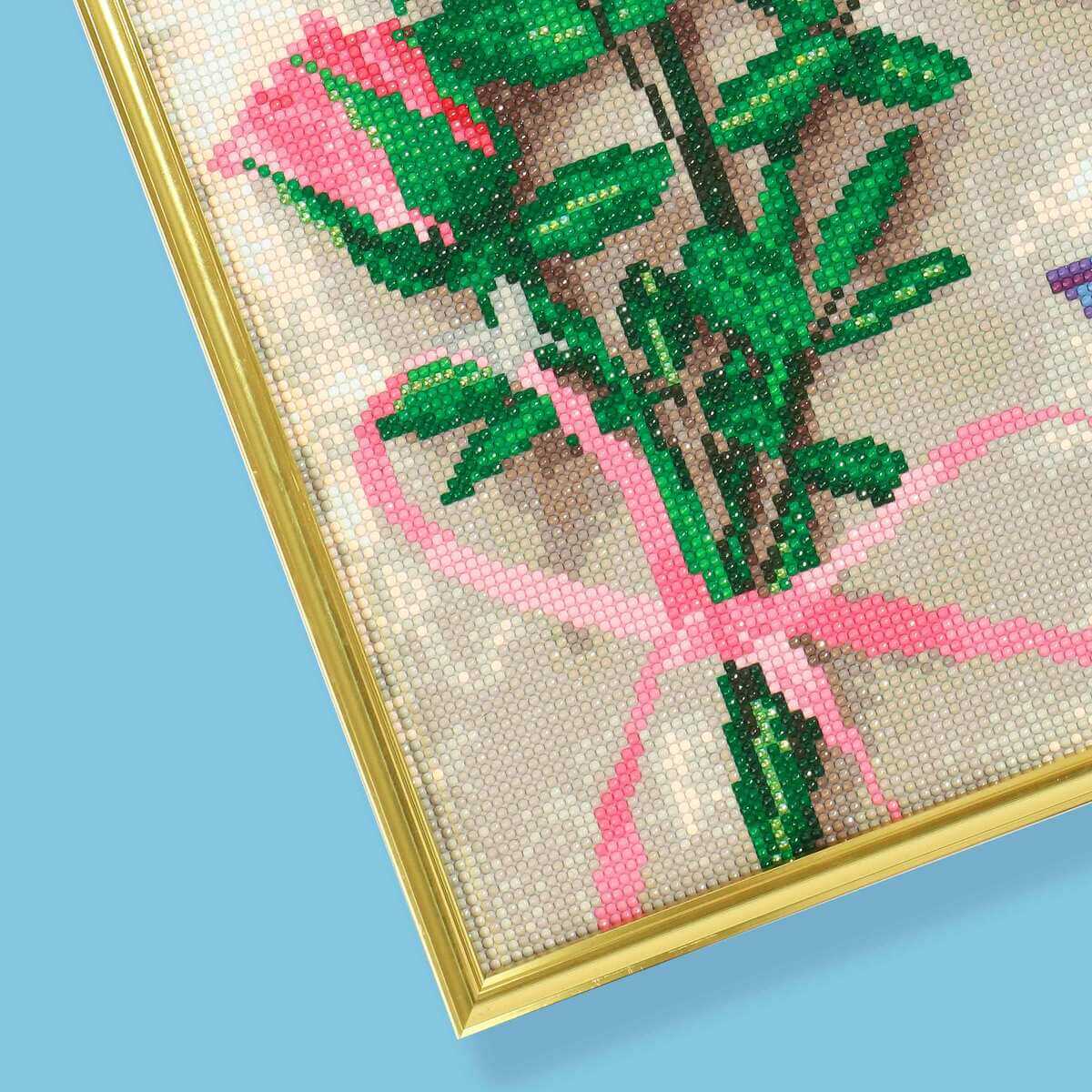 Detailed view of Love Rose diamond painting kit, focusing on the Diamond painting for beginners and vivid Round drill diamond painting.