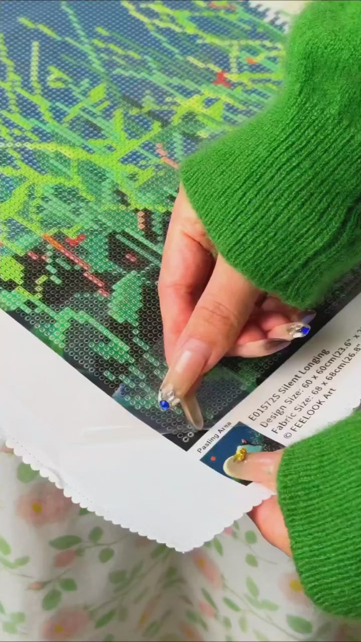 Strong adhesive test with a 500g weight hanging upside down on the canvas, firmly held without falling, proving reliable grip and durability - FEELOOK Art